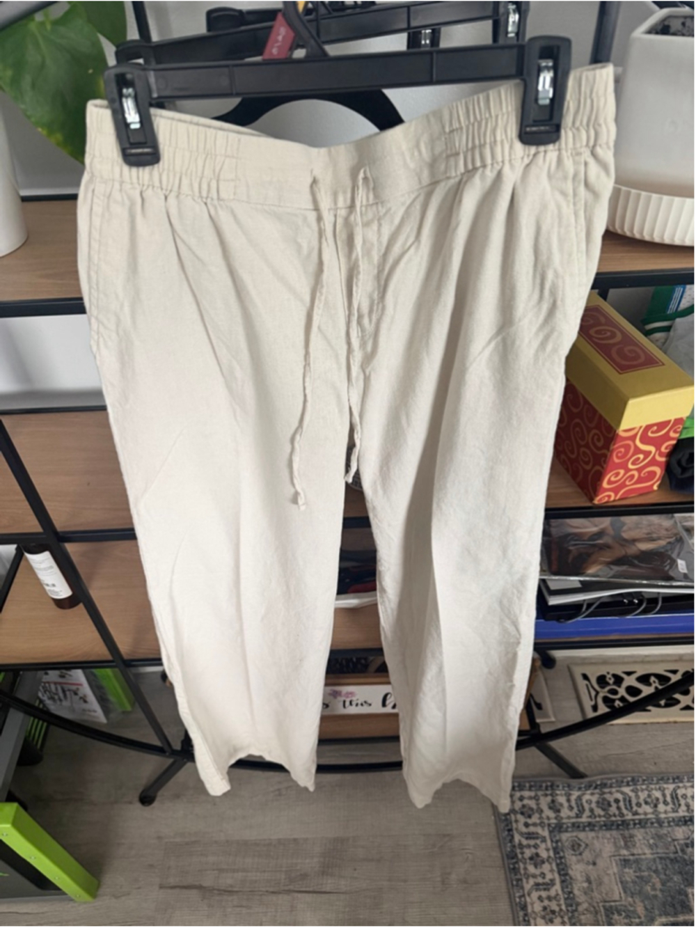 Women's Old Navy Beige Standard S Track Pants & Joggers